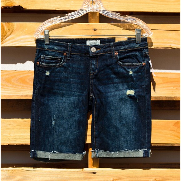 Aeropostale Distressed Destroyed Denim Walking Bermuda Cut Cuffed Shorts Sz 1/2 - Picture 1 of 3